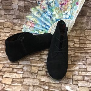 MajLOVE Black ZipUp Booties
